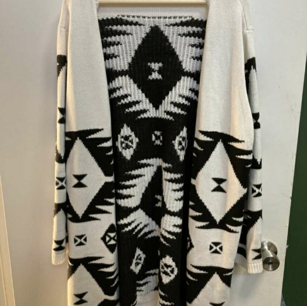 NY&co | Cream Tribal Print Knit| Cardigan | Size: L